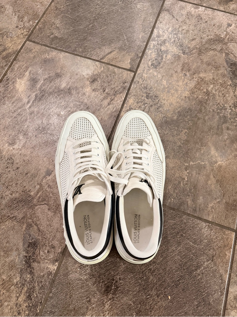 Men’s White Louis Vuitton Sneakers 9.5 - Picture 3 of 11